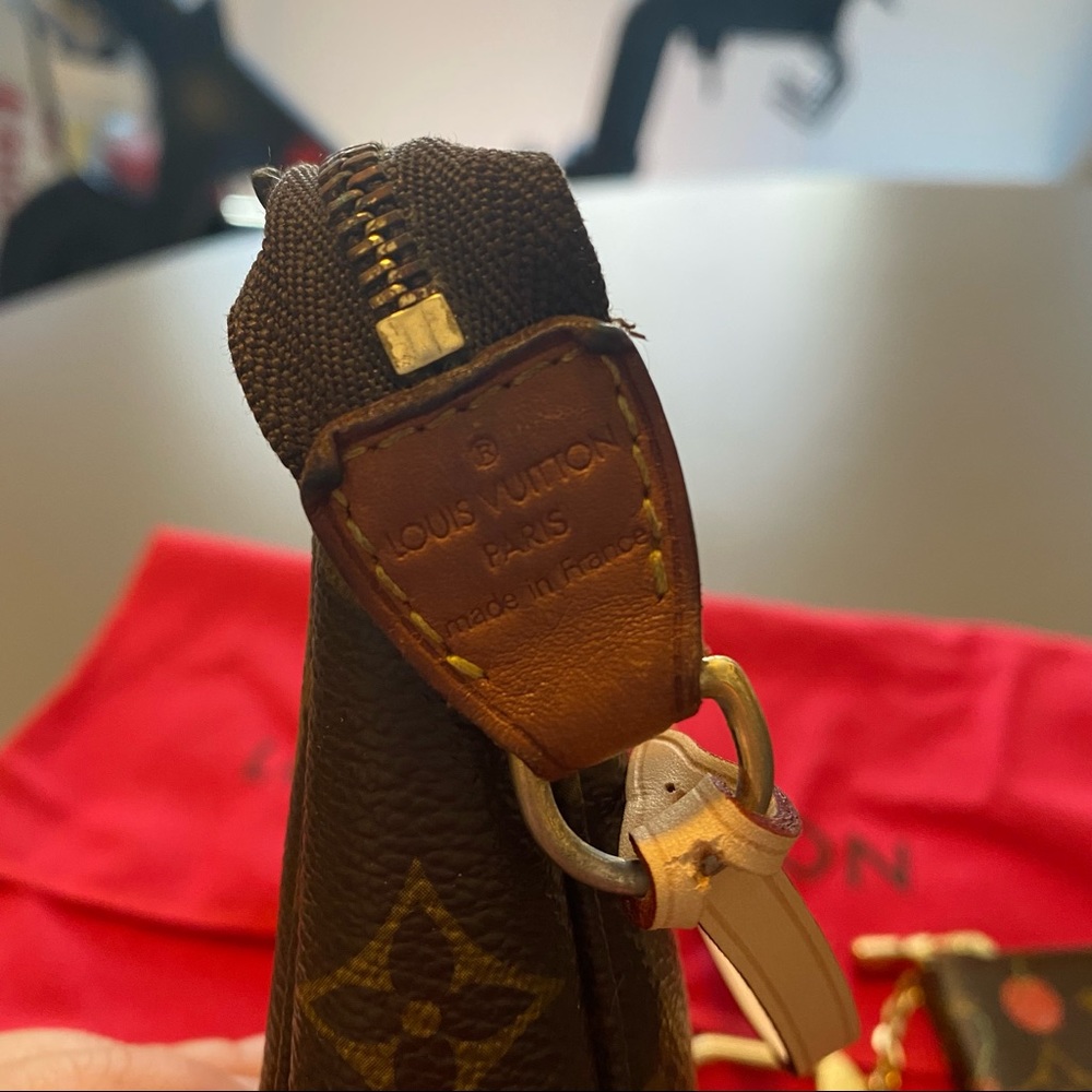 LV Monogram Cerises Pochette Accessories 2005 - Picture 4 of 10